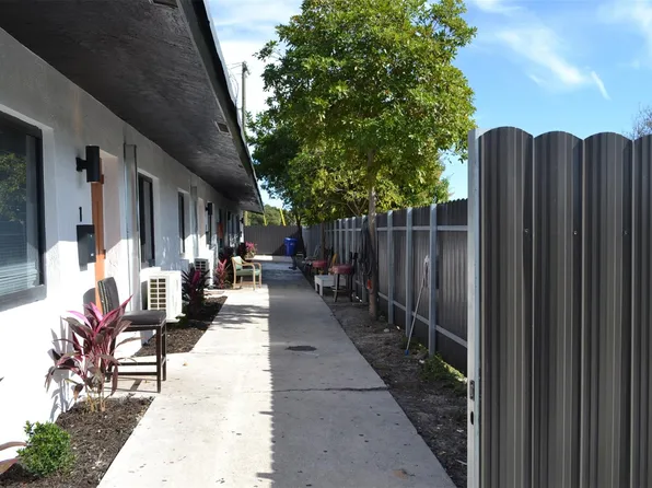 900 NW 8th Avenue, Pompano Beach, FL 33060