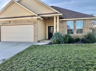 229 N Riley Ln, Fredericksburg, TX 78624
