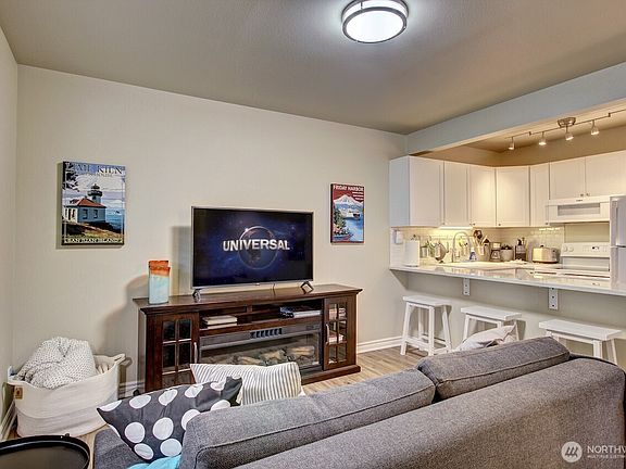 2nd image of 250 Tucker Avenue #8