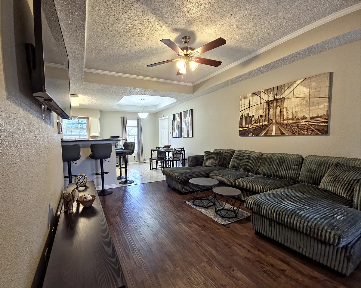 Building Photo - Briar Creek Dr
