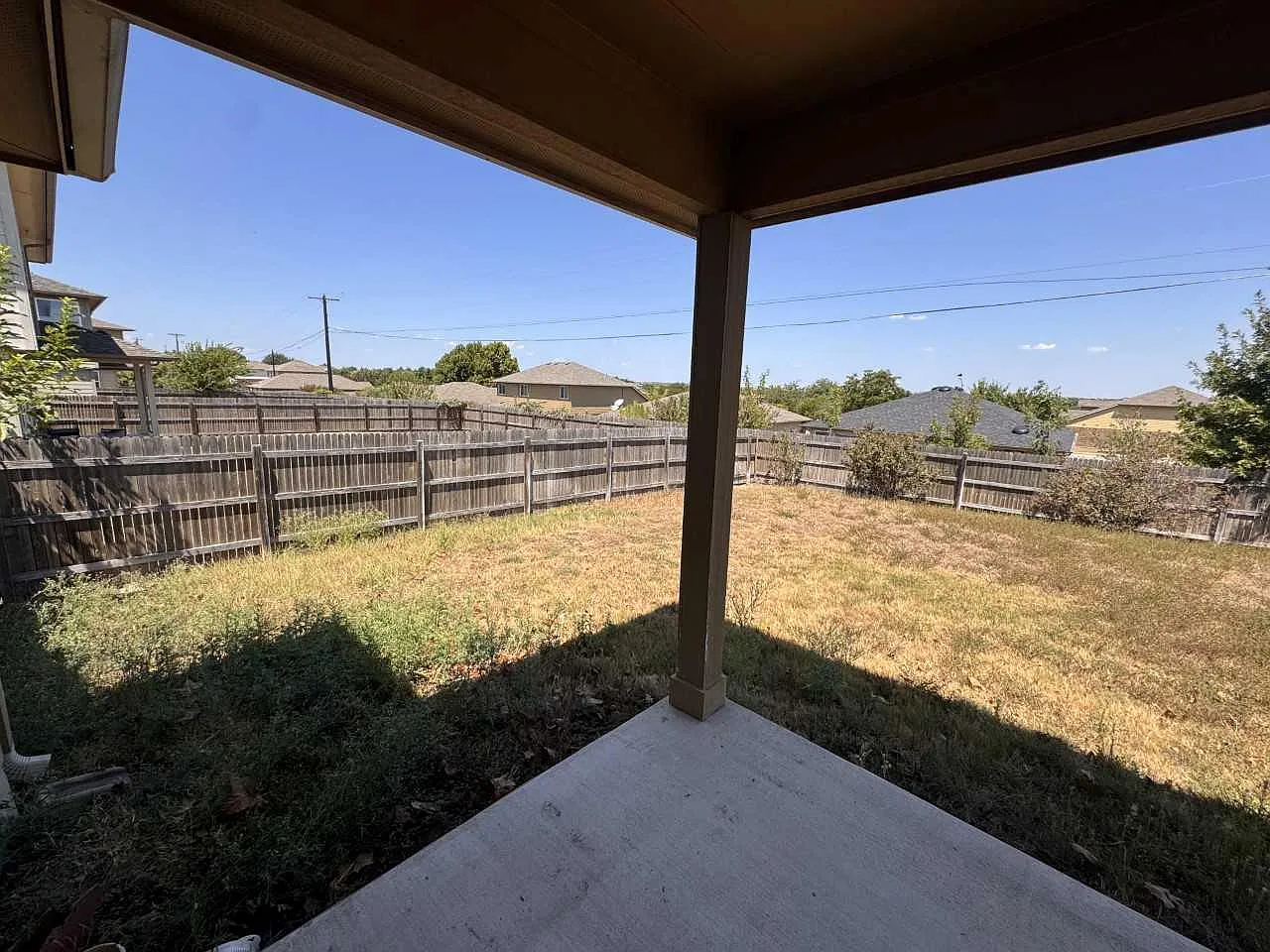 3 bed, 2.0 bath, 1428 sqft, $2,300 — Photo 3