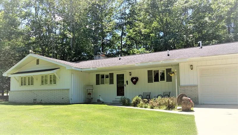 4199 N Hazel Rd photo 1