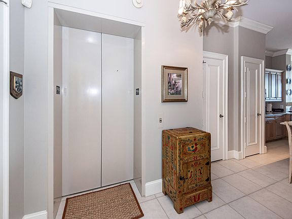 3rd image of 283 S Plaza Ct Penthouse 8