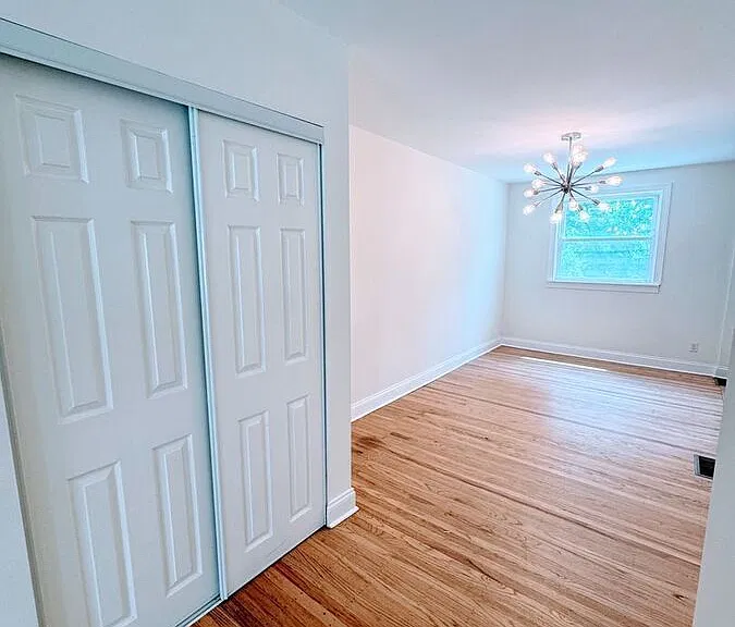 2874 Tolbut St — Photo 29