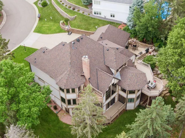 685 Valley View Ct, Shoreview, MN 55126