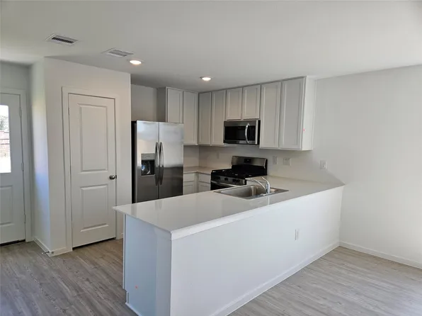 18801 Loom Dr, Conroe, TX 77306