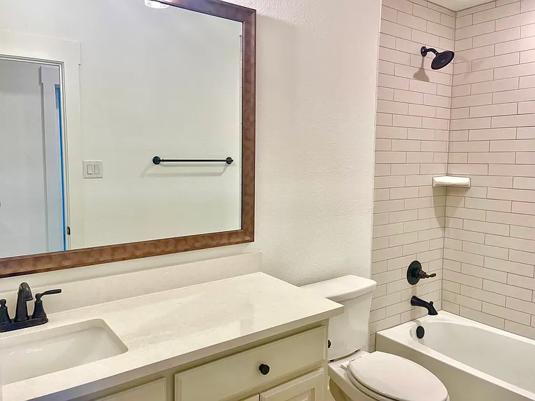 605 Cloverleaf Dr — Photo 14