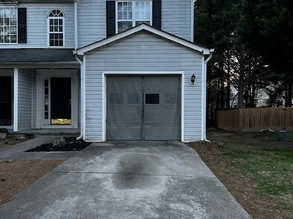 5675 Hampton Ct, Atlanta, GA 30349