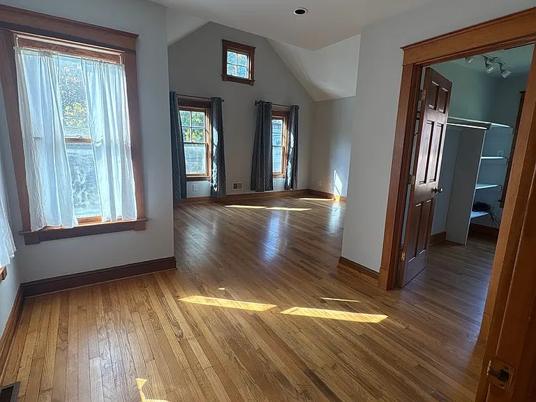 4408 Bridge Ave — Photo 8