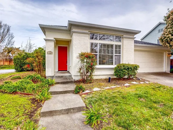 402 Dove Lane, Petaluma, CA 94954