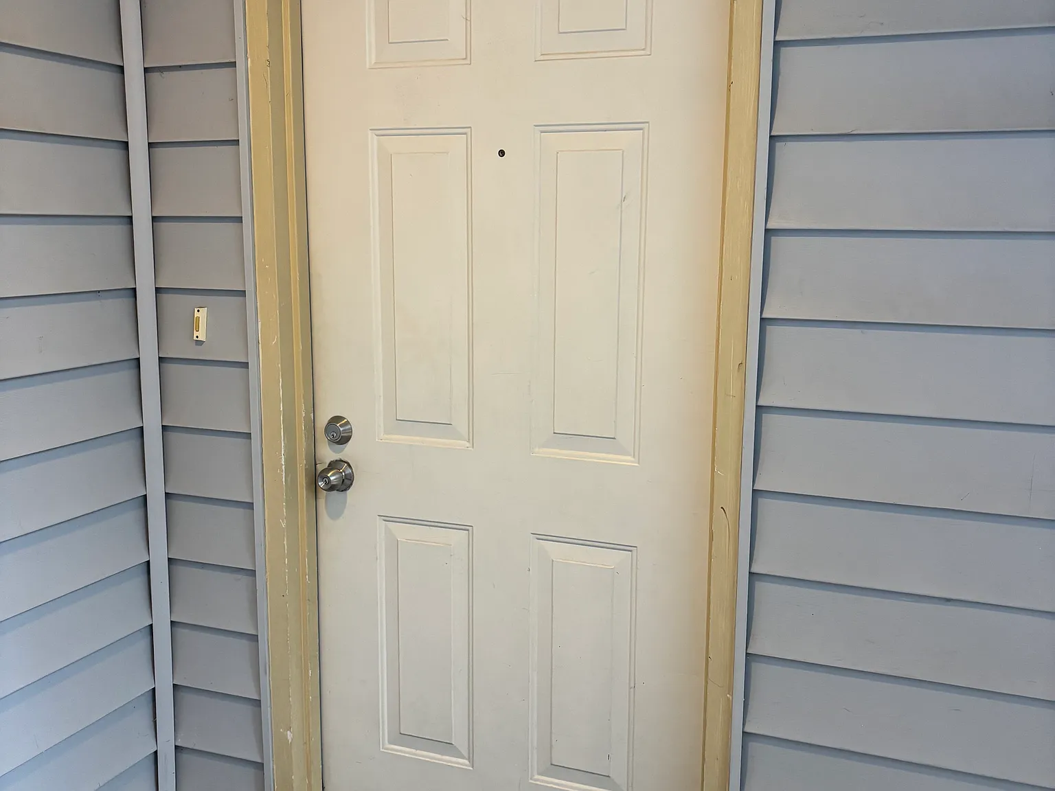 2 bed, 844 sqft, $1,875 — Photo 1