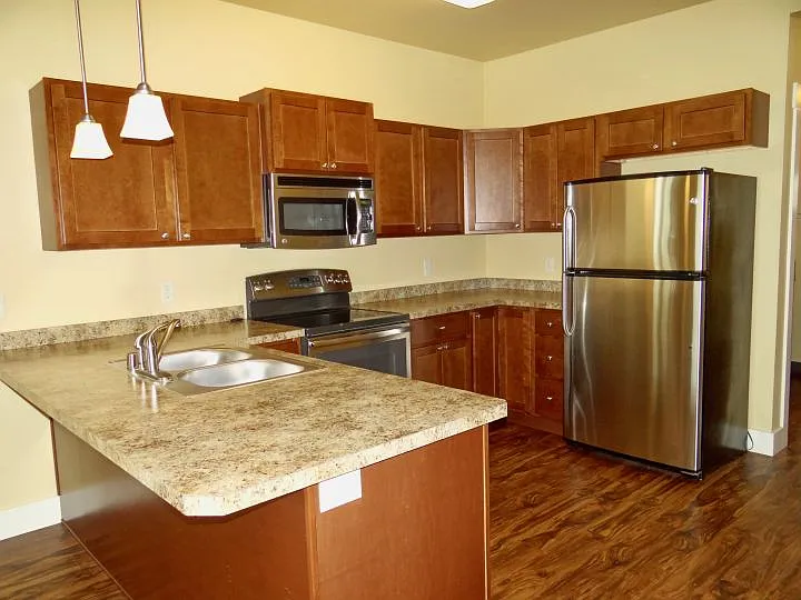 2 bed, 1.5 bath, 1261 sqft, $1,595 — Photo 2
