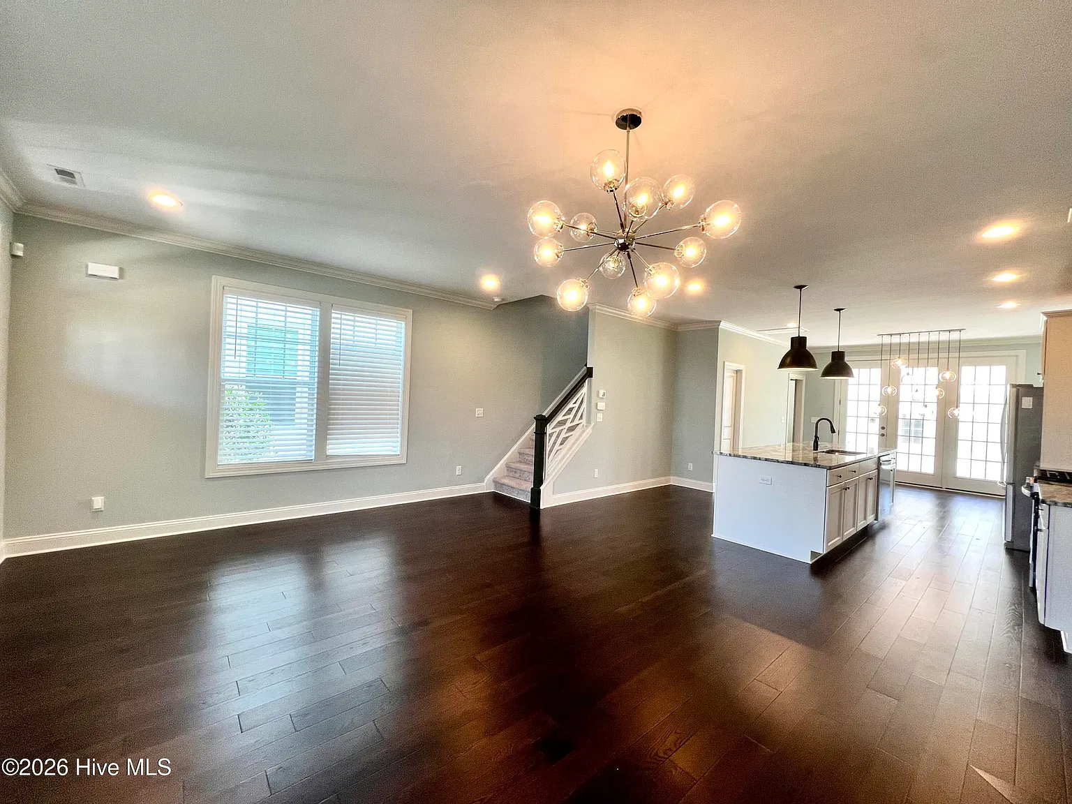 3 bed, 2.5 bath, 2293 sqft, $3,195 — Photo 4