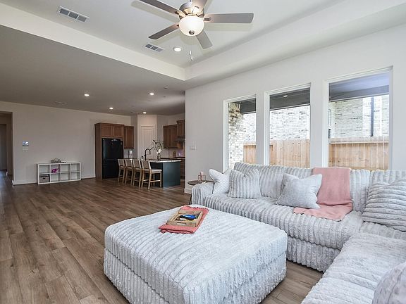 2nd image of 31915 Sky Ridge Ln