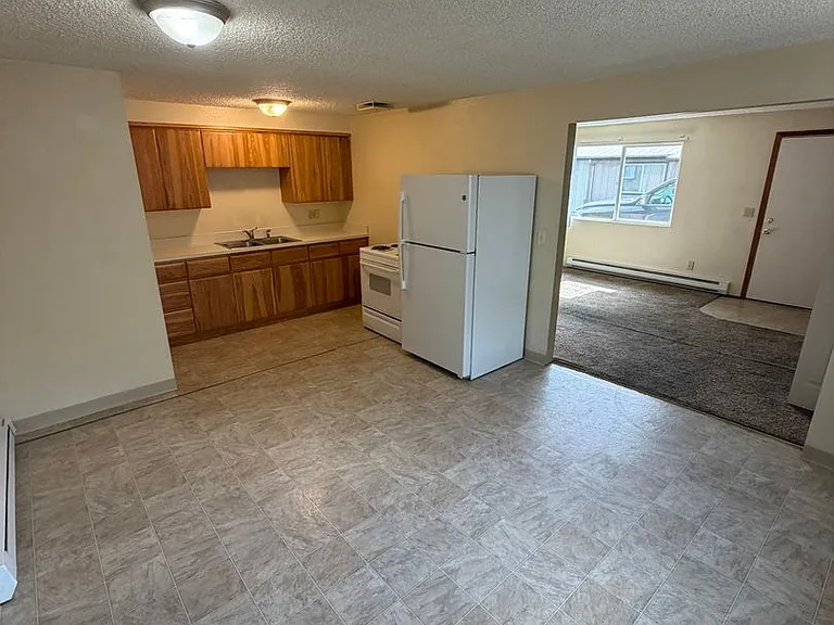 Pinewood Apartments — Photo 21