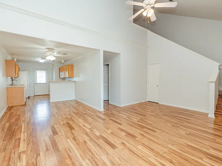 1150 Airport Rd #122 — Photo 2