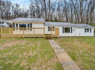 1131 Berry Rd, Elizabethton, TN 37643