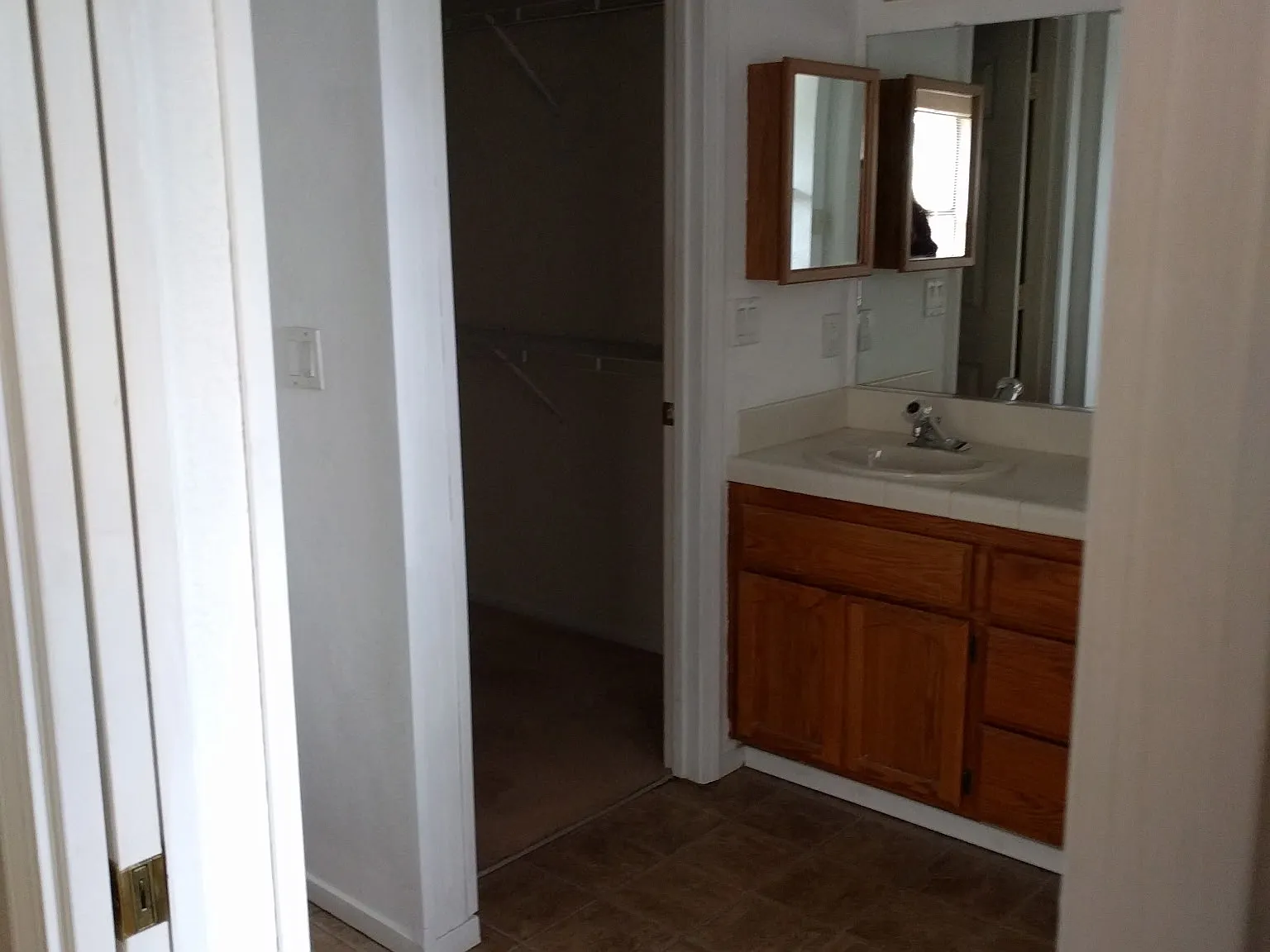 3 bed, 2.5 bath, 1492 sqft, $2,400 — Photo 2