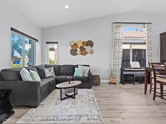 3rd image of 2816 W Sunnyview Dr