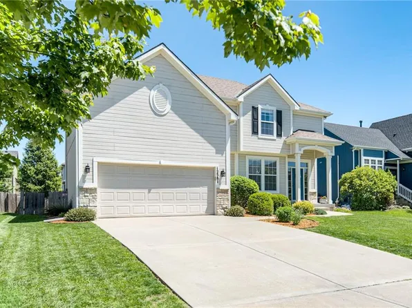12381 S Race St, Olathe, KS 66061