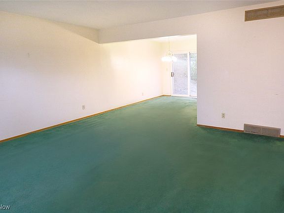 4th image of 208 S Avalon Dr