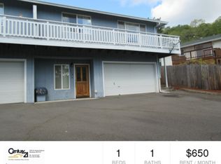 1834 NE Todd St APT 1, Roseburg, OR 97470