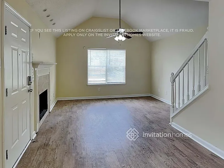 1384 Camrose Ct — Photo 4