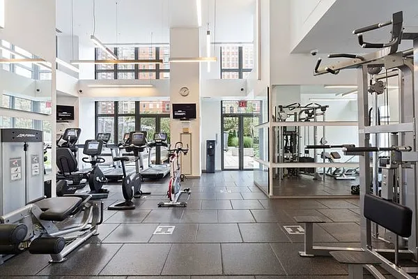 Rented by LEVEN Real Estate | media 15