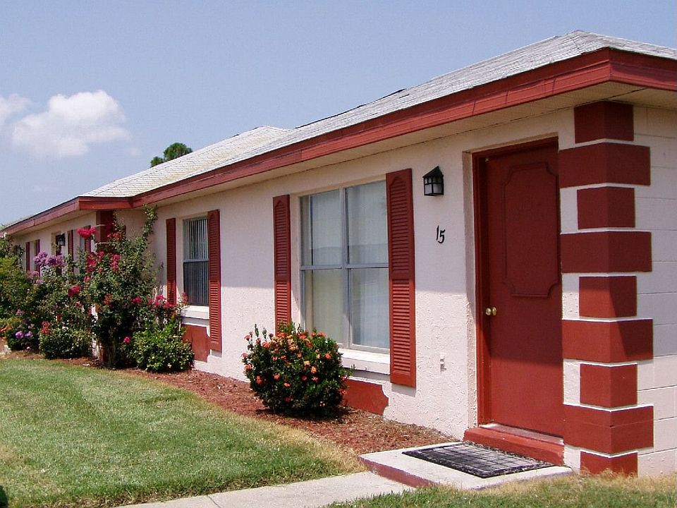 Front view of corner unit