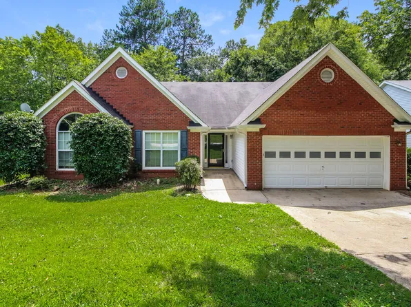 5729 Lakeview Cir, Lithonia, GA 30058