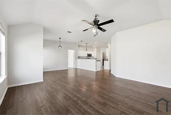 3 bed, 1885 sqft, $3,300 — Photo 3
