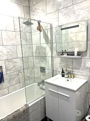 4th image of 187 Pulaski St #4