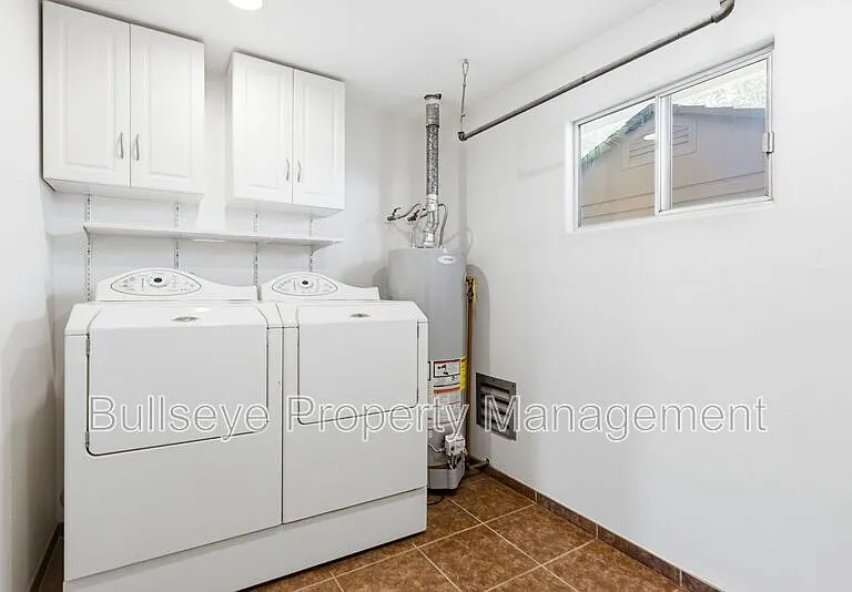 250 E Park Ave — Photo 13