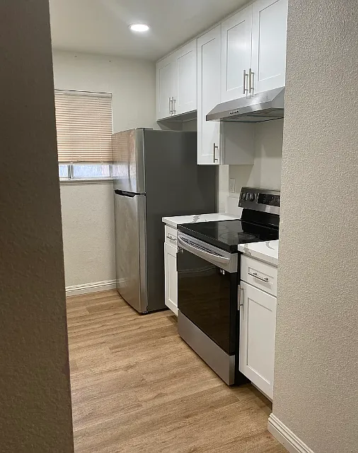 3 bed, 980 sqft, $1,800 — Photo 2
