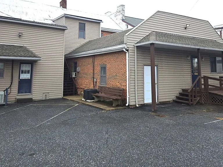 203 Lincoln Way E — Photo 25