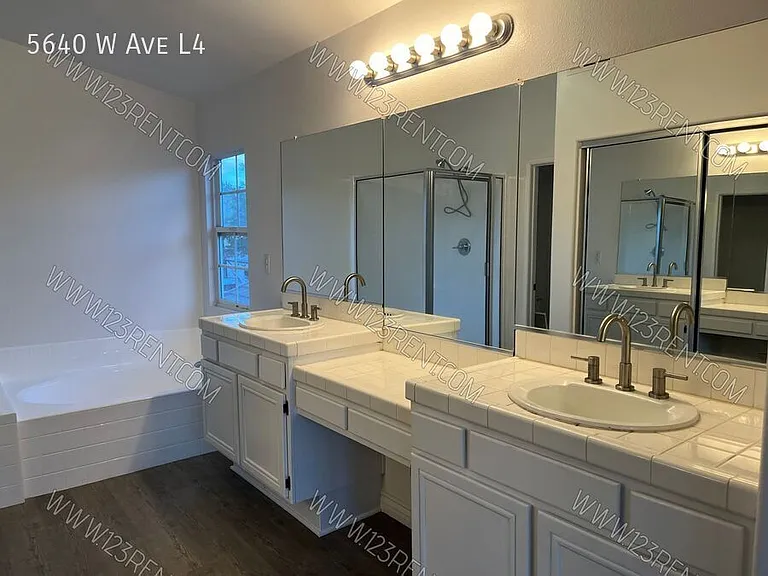 5640 W Avenue L4 — Photo 26