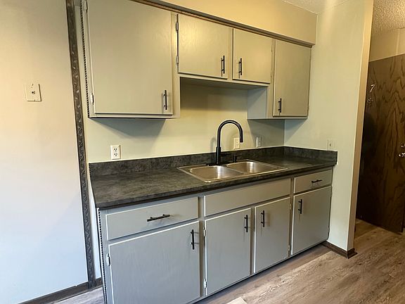 3rd image of 108 5th St S #7