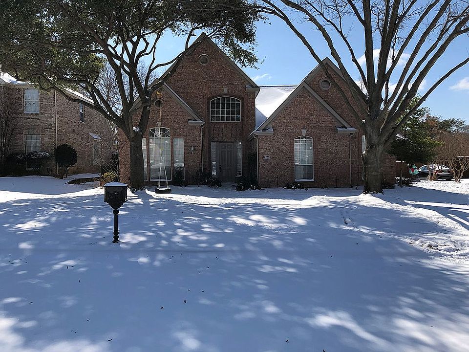 1st image of 2705 Pond Wood Dr