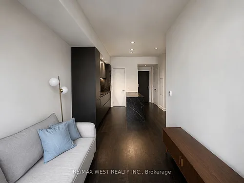 11 Yorkville Ave #1809 Photo 1