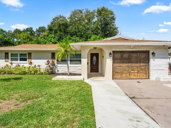 490 E LAKE DRIVE, LARGO, FL 33771