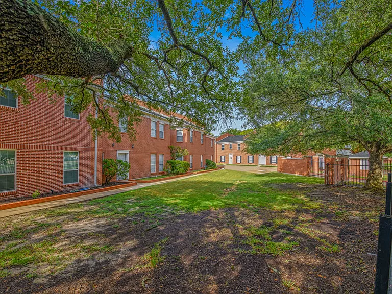 4400 Carter Creek Pkwy #306 — Photo 24