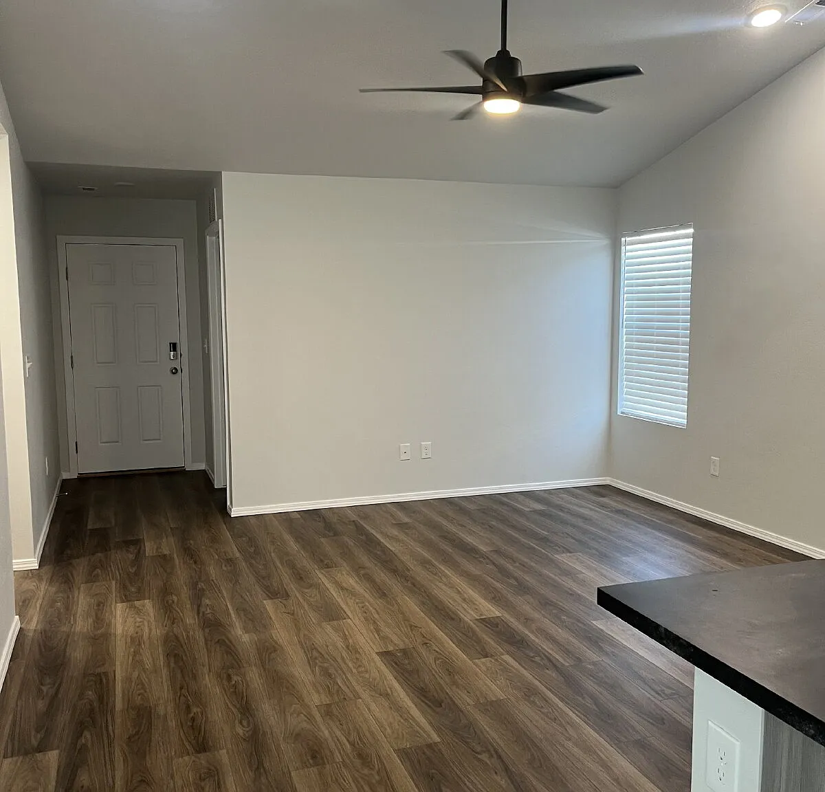 3 bed, 2.0 bath, 1120 sqft, $2,095 — Photo 4
