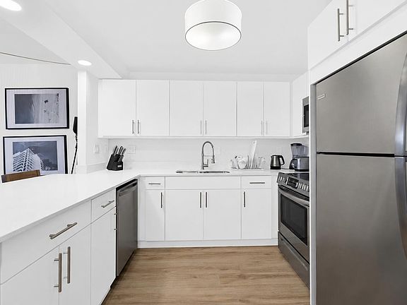 3rd image of 2301 Collins Avenue #323