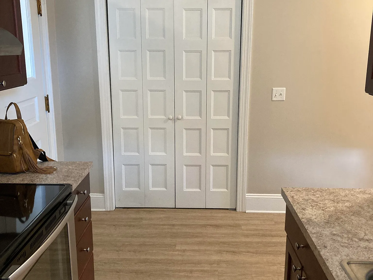 1 bed, $900 — Photo 2