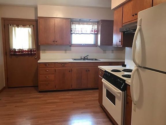 2nd image of 212 E 3rd St