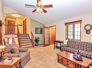 5209 Rustling Oaks Ln, Mc Farland, WI 53558