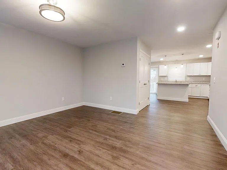 83 Pulaski St — Photo 7