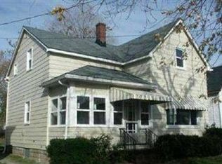 417 6th St, Fairport Harbor, OH 44077