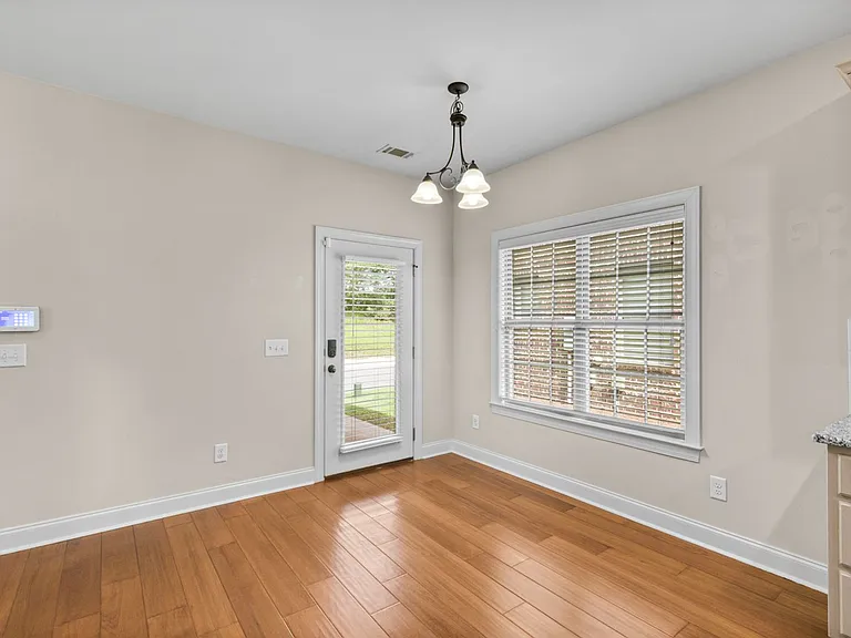 948 Starr Ct — Photo 26