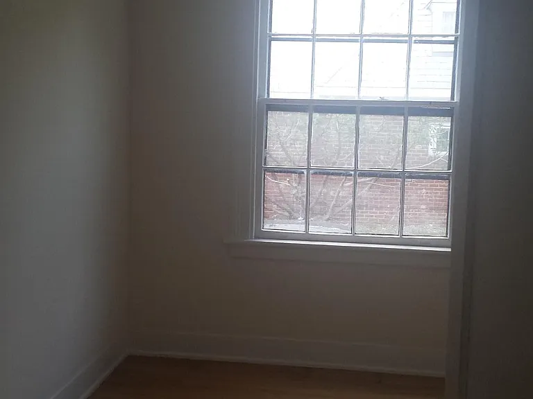 210 N Stafford Ave #9 — Photo 10